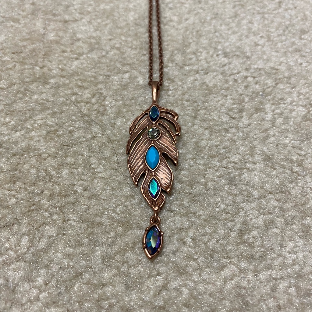 Leaf Pattern Long Necklace